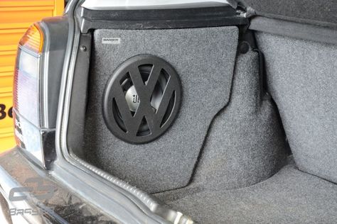 Custom Subwoofer Box, Jetta Vr6, Vw Pointer, Jetta A4, Vw R32, Custom Car Audio, Volkswagen Cars, Vw Mk4, Volkswagen Golf Mk1