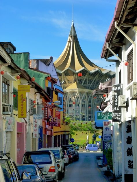 Parliament building Kuching, Borneo Borneo Travel, Kuching Malaysia, Malaysia Truly Asia, Malaysia Travel, Kuching, South China Sea, Apa Aja, Famous Places, So Cool