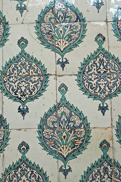 Iznik tile decoration - The Harem, Topkapi Palace Palace Drawing, Tile Decoration, Azulejos Tiles, Fabric Tiles, Islamic Tiles, Topkapi Palace, Iznik Tile, Turkish Tile, Turkish Tiles