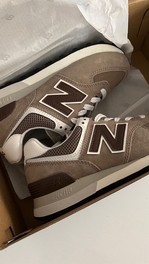 Brown shoe, brown sneaker, new balance, lifestyle shoe Best New Balance Shoes For Men, New Balance Aesthetic Men, Shoes Aesthetic For Men, Lifestyle Shoes For Men, Datt Shoes, Mens Shoes New Balance, New Balance Shoes For Men, New Balances Brown, Shoe New Balance