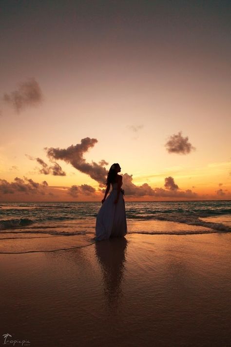 Bride At The Beach, Sea Photoshoot Ideas Aesthetic, Prom Beach Photoshoot, Beach Pre Debut Photoshoot, Beach Sweet 16 Photoshoot, Quinceanera Beach Photoshoot, Beach Debut Photoshoot, Sunset Photoshoot Ideas On The Beach, Quince Beach Photoshoot