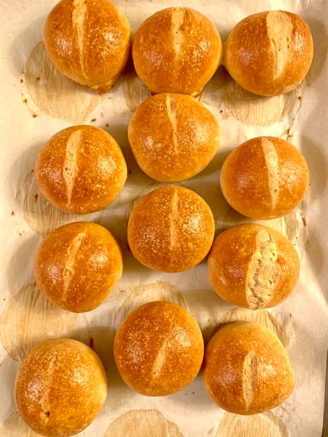 Crusty Golden Rolls: European-Style | Fab Food Flavors Germany Recipes, Best Yeast Rolls, Crusty Bread Rolls, German Pastries, Dinner Rolls Easy, Rolls From Scratch, Food Flavors, Crusty Rolls, Bread Biscuits