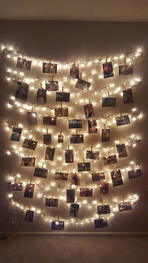 Fairy Lights Bedroom With Photos, Decor Lights In Bedroom, Fairy Lights With Clips, Photos On Fairy Lights, Photos With Fairy Lights On Wall, Picture Wall Ideas Lights, Fairy Lights Words On Wall, Fairy Light With Pictures, Lights With Pictures Bedrooms