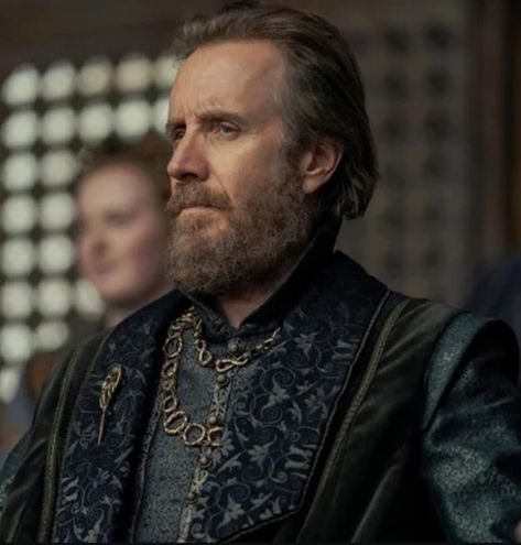 Rhys Ifans in House of the Dragon (2022) Otto Hightower, Ramsey Bolton, Watchers On The Wall, Hand Of The King, Gra O Tron, House Targaryen, House Of The Dragon, Game Of Thrones Houses, Bad Person