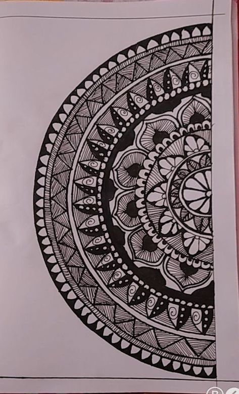 Semicircle Mandala Art, Semi Circle Mandala, Circle Mandala Art, Circle Mandala, Easy Mandala, Easy Mandala Drawing, Simple Mandala, Mandala Design Art, Mandala Drawing