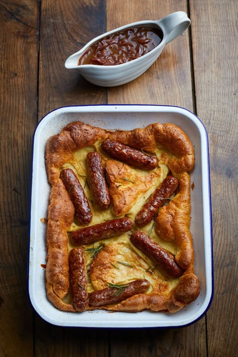 Yorkshire Pudding Batter, Toad In The Hole, Vegetarian Sausages, Yorkshire Puddings, British Dishes, Sausage Bake, Scottish Recipes, British Recipes, Onion Gravy