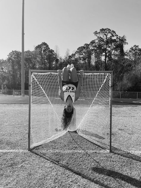 Lacrosse goal game day post cute pic ideas aesthetic Womens Lacrosse Media Day Poses, Senior Picture Ideas Lacrosse, Lacrosse Poses Photo Ideas, Media Day Lacrosse, Lacrosse Media Day Poses, Lacrosse Photoshoot, Lacrosse Poses, Aesthetic Lacrosse, Gameday Aesthetic