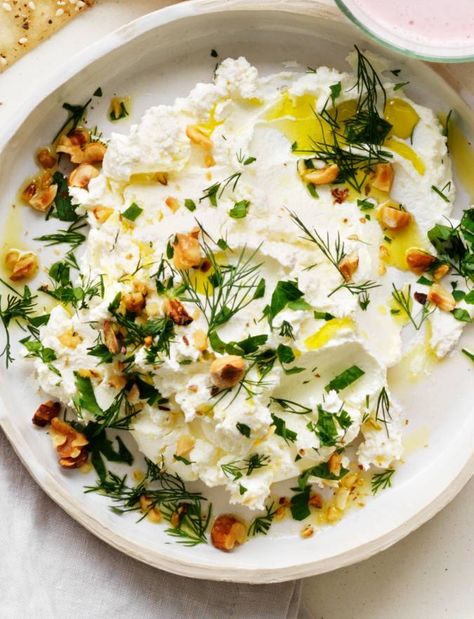 Labneh Recipe, Doner Kebab, Middle Eastern Dishes, Cooking Advice, Nut Recipes, Eastern Cuisine, Lebanese Recipes, Moroccan Food, Finger Food Appetizers