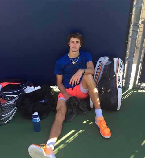 25.5k Likes, 394 Comments - Alexander Zverev (@alexzverev123) on Instagram: “Hello from California” Alex Zverev, Sascha Zverev, Tennis Racquet Bag, Mode Tennis, Racquet Bag, Atp Tennis, Tennis Aesthetic, Alexander Zverev, Tennis Fan