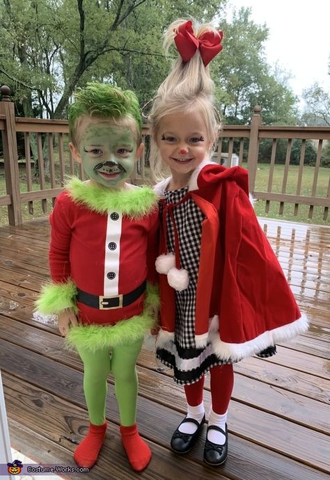 The Grinch & Cindy Lou Costume - 2019 Halloween Costume Contest Cindy Lou Costume, Grinch Cindy Lou, Diy Fantasia, Sibling Halloween Costumes, Grinch Costumes, Twin Halloween, Cindy Lou, Halloween Costume Contest, Toddler Halloween Costumes