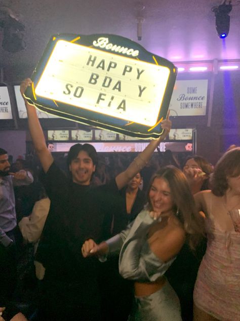 #bounce #birthday #city #chicago Birthday In The City, Birthday In Chicago, Chicago Birthday, 21 Birthday, 21st Birthday, City Life, Chicago, Birthday, Los Angeles