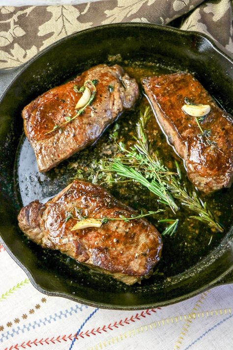 New York Steak Recipe, Ny Strip Steak Recipes, Rosemary Garlic Butter, Ny Steak, Beef Loin, Cast Iron Steak, New York Strip Steak, Strip Steak Recipe, New York Strip