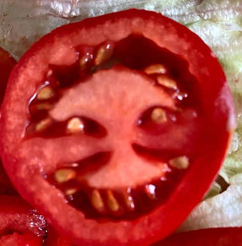 Things With Faces, Funny Vegetables, Funny Fruit, Fruit And Veg, Food Humor, Creative Food, Cute Food, Fruits And Vegetables, Funny Images