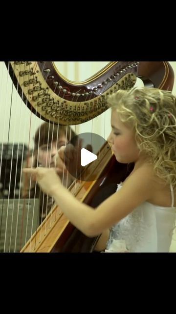 Harp Music, The Harp, Playing The Harp, Harp Necklace, Irish Harp, Harps Music, Classical Musicians, Harp, Classical Music