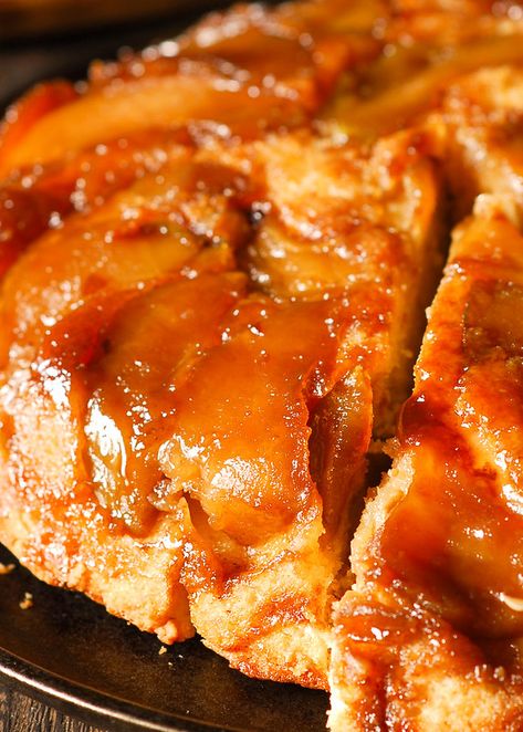 Tarte Tatin with Brandy Caramelized Apples Apple Tartin, Cake With Apples, Apple Upside Down Cake, Tart Tatin, Tarte Tatin Recipe, Apple Tarte, Caramelized Apples, Fall Meals, Caramelised Apples