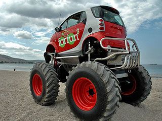 Smart for fun2 Smart Cars, Off Road Suspension, Smart Forfour, Real Haunted Houses, Truck Frames, Mercedes Benz Unimog, Haunted Attractions, Lifted Cars, Smart Fortwo