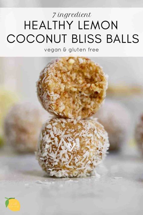 Helthy Snacks, Coconut Energy Bites, Coconut Energy Balls, Vegan Energy Balls, Healthy Snack Recipe, Vegan Snack Recipes, Coconut Chia, Healthy Protein Snacks, Healthy Eating Breakfast