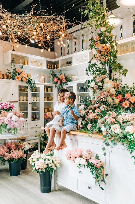 Creative Edge Flowers YYC | Floral Studio Mini | Calgary Flower Shop Session | Alexandra Kurta Photography