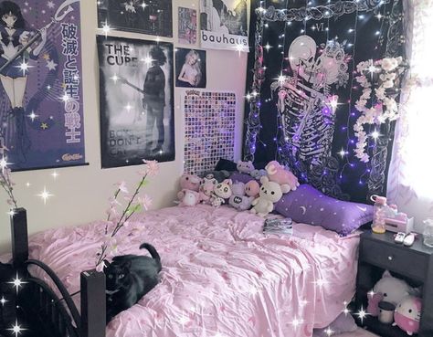 Emo Kawaii Room, Pink Emo Room, Egirl Bedroom, Pastel Goth Bedroom Ideas, Goth Kawaii Room, Pastel Purple Bedroom, Pastel Goth Room Ideas, Pastel Goth Bedroom, Kawaii Bedroom Ideas