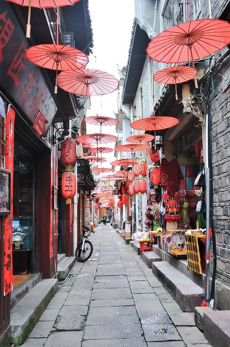 Malacca City, China Street, Narrow Street, Street Shopping, Business Cards Photography, Japan Store, Japan Street, Chinese History, Asia Travel Guide