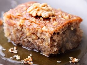 Greek Honey Cake, Honey Sauce Recipe, Honey Sauce, Greek Desserts, Rich Desserts, Walnut Cake, Recipes Sweet, Honey Cake, A Piece Of Cake