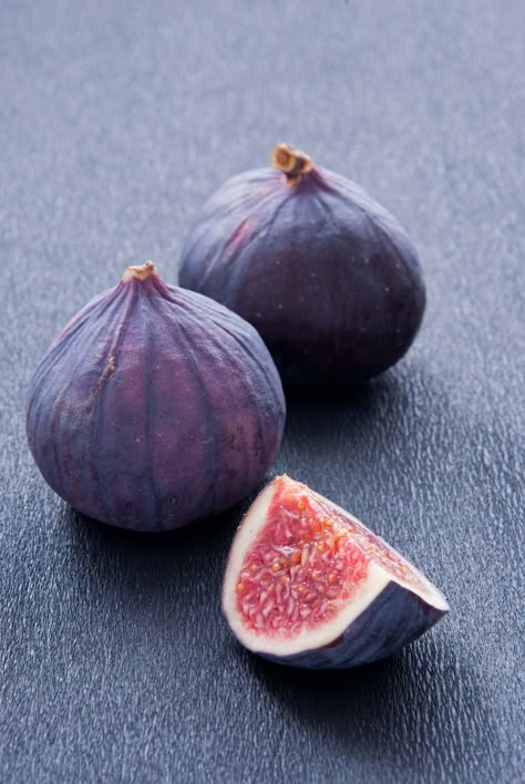 https://flic.kr/p/dvTtuu | Figs | letterberry.livejournal.com Still Life Pictures, Life Drawing Reference, Reference Photos For Artists, Fruits Photos, Still Life Fruit, Fruit Photography, Still Life Photos, Beautiful Fruits, Fruit Painting