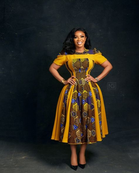 6 Pieces Ankara Gown Styles, Serwaa Amihere, Aso Ebi Dresses, African Blouses, Couples Outfit, African Print Clothing, Ankara Gown Styles, African Inspired Clothing, Workwear Essentials