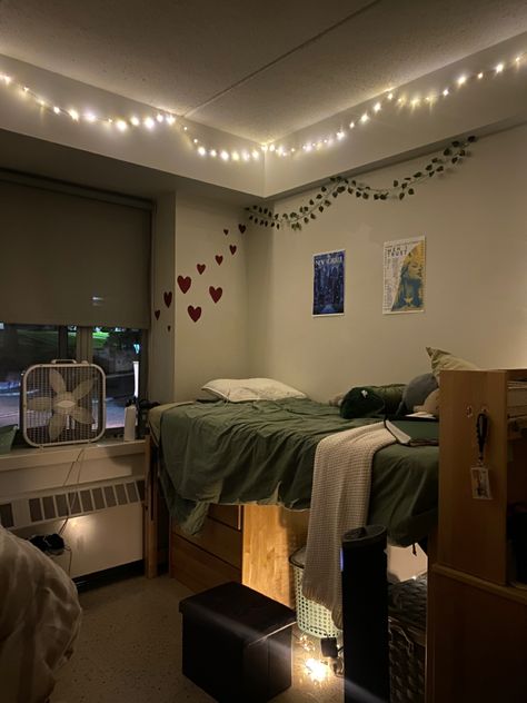 dorm room, dorm inspo, room inspo, dorm, bed, sage green, fall, crochet, stuffed animals, autumn, aesthetic Green Dorm Bathroom Ideas, Green And Black Dorm Room Ideas, Dorm Room Ideas Dark Green, Dorm Aesthetic Green, Forest Dorm Room Aesthetic, College Dorm Green Aesthetic, Brown Dorm Room Aesthetic, Green And Brown Dorm Room, Black And Green Dorm Room