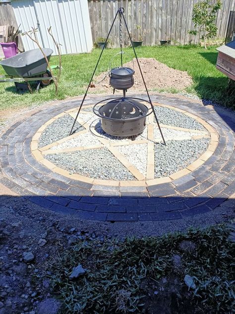 Witchy Yard Decor, Wiccan Garden Ideas, Wiccan Garden Ideas Backyards, Witchy Garden Design, Pentagram Garden Design, Pagan Yard Decor, Witchy Fire Pit, Witchy Shed Ideas, Witchy Landscaping