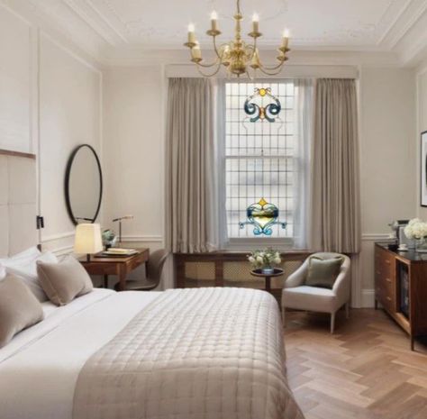 🔔 HOTEL HIGHLIGHT! 🔔 ✨ Let’s treat you to elegance at The Queen's Gate Hotel 🏴󠁧󠁢󠁥󠁮󠁧󠁿 Located in the heart of London’s prestigious Royal Borough of Kensington and Chelsea, The Queen's Gate Hotel offers you a luxurious blend of sophistication and comfort. Just steps from iconic landmarks like Hyde Park, Kensington Gardens, and the Royal Albert Hall, this hotel is the perfect choice for both business and leisure travelers. 🛏️ With 91 stylish, non-smoking rooms, you can choose between Standard... Royal Borough Of Kensington And Chelsea, European Hotel, The Royal Albert Hall, Kensington And Chelsea, Kensington Gardens, Queen Room, Royal Albert Hall, Hyde Park, Iconic Landmarks