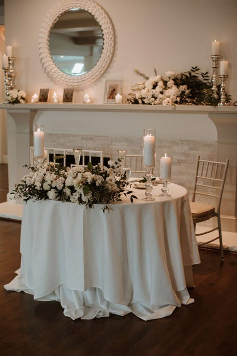 Black Sweetheart Table Wedding, Minimalist Wedding Sweetheart Table, Half Circle Sweetheart Table Wedding, Round Sweetheart Table, Half Moon Sweetheart Table Wedding, Sweetheart Table Wedding Simple, Sweetheart Table Wedding Elegant, Simple Sweetheart Table, White Roses Sweetheart Table