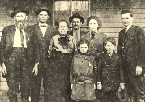 The #HatfieldFamily. Hatfield And Mccoy Feud, Hatfields And Mccoys, Fly On The Wall, Historical People, Family Feud, Interesting History, Us History, My Heritage, Black White Photos