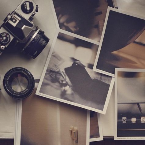 Vintage Cameras, Instant Camera, Dslr Photography Tips, Camera Photos, Dslr Photography, Polaroid Photos, Old Camera, Photography Gear, Photography Camera