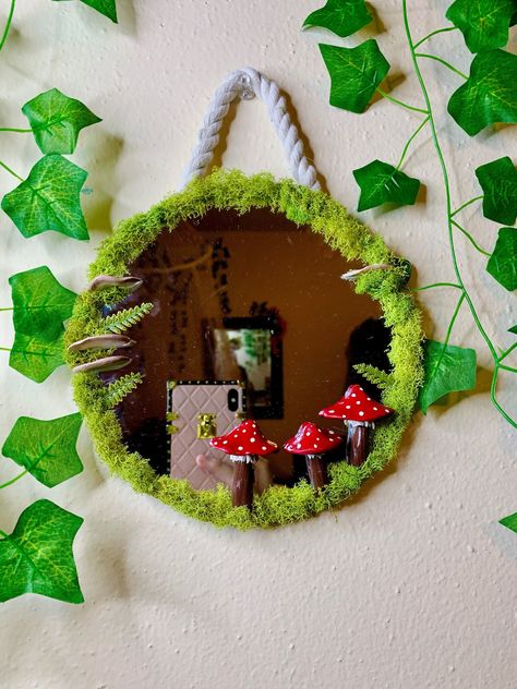 Mushroom Mirror, Moss Mirror, Magical Mushroom, Mirror Handmade, Mushroom Crafts, Faux Moss, Mushroom Decor, Fairycore Cottagecore, Cute Bedroom Decor