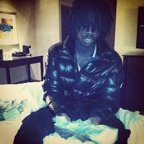 Chief Keef Wallpaper, 2000s Rap Aesthetic, Glo Girl, 2010s Aesthetic, Swag Pics, 2013 Swag Era, Chief Keef, Rap Aesthetic, Cute Rappers