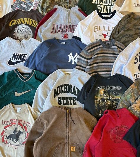 Vintage Hoodies Aesthetic, Hoodie Wallpaper, Baseball Jacket Outfit, Rockstar Fashion, Thrift Wishlist, Hoodies Aesthetic, 90s Fashion Men, Popular Clothing, Outfit 90s