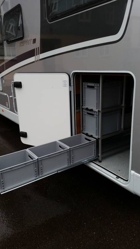 Rangement Caravaning, Astuces Camping-car, Camper Trailer Remodel, Camper Organization, Camper Hacks, Travel Trailer Camping, Rv Organization, Camper Storage, Camping Storage