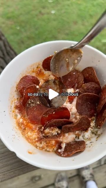 Claire Edwards on Instagram: "How to make a cottage cheese pizza bowl- screenshot recipe at the end #easyprotein #highprotein #cottagecheese #pizzabowl #viralrecipes" Pizza Bowls With Cottage Cheese, Cottage Cheese Hacks, Cottage Cheese Bowls Lunch, Keto Cottage Cheese Recipes, Cottage Cheese Pizza Bowl, Cottage Cheese Bowls, Cottage Cheese Pizza, Cottage Cheese Bowl, Cottage Cheese Breakfast Bowl