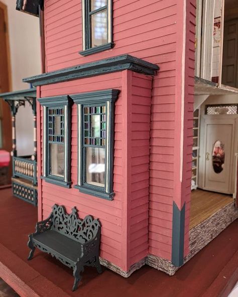 Kathleen B on Instagram: "It's a minor detail, but corner trim really helps to make your house look well finished. Don't skip this step if you can. #rokahall #halfinchscale #halfscale #greenleafdollhouse #fairfielddollhouse #dailymini #dollhousedecor #miniaturist #queenannevictorian #gettingitdone #dollhouseassembly #housecolours #houseflowers #eatingroomred #hagueblue #sulkingroompink #mydollhouse #miniaturehouse #dollhousetrim #dollhousesofinstagram #halfscaledollhouse #victorianpaintedlady #d Greenleaf Fairfield Dollhouse, Greenleaf Dollhouse, Fairfield Dollhouse, Fairfield House, Corner Trim, Hague Blue, Cool Lock, Dollhouse Decor, A Minor