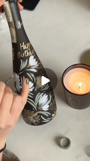 Hollie Yarwood | A little bit of smooth & classic this Wednesday evening✨  #dellavite #handpaintedbottles #paintedbottles #21st #21stbirthdaygift... | Instagram Painting Champagne Flutes Diy, Painting Champagne Bottles, Wine Bottle Decorating Ideas, Diy Bottle Decor, Wine Bottle Painting, Painted Champagne Bottle, Decorated Wine Bottles, Painting Bottles, Hand Painted Champagne Flutes