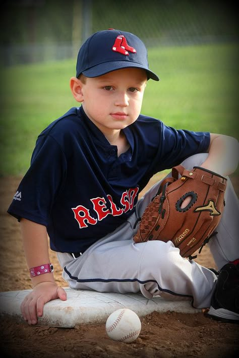 Youth Baseball Photography Ideas Baseball Team Pictures, Softball Photography, Softball Photos, Youth Softball, Independent Day, Baseball Photography, Little League Baseball, Sport Portraits, Softball Pictures