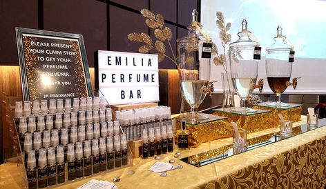 Perfume Event Ideas, Make Your Own Perfume Bar, Perfume Station Wedding, Wedding Perfume Bar, Perfume Souvenir Ideas Wedding, Perfume Vendor, Perfume Souvenir Ideas, Fragrance Bar Display, Perfume Bar Set Up Ideas