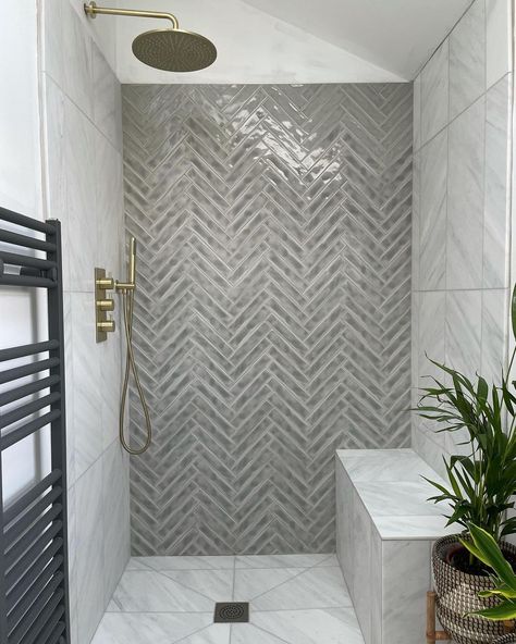 Herringbone Tile Bathroom Floor, Bathroom Herringbone Tile, Herringbone Tile Bathroom, Master Shower Tile, Glass Tile Shower, Herringbone Tiles, Small Bathroom Interior, Bathroom Shower Walls, Shower Floor Tile