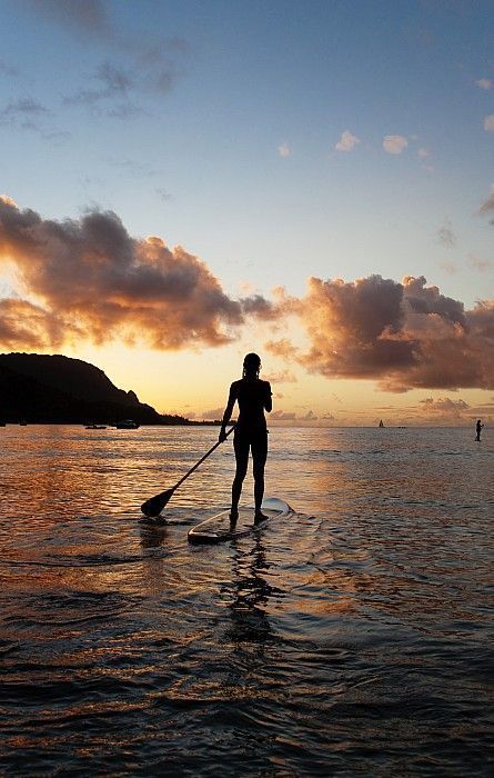 This actually goes for all stand up paddle boarders but the sooner you are aware how vital a leash is in any kind of condition the safer you and everyone else will be when you are paddling. Hobby Aesthetic Sport, Paddleboard Aesthetic, Paddle Boarding Pictures, Stand Up Paddling, Being Active, Paddle Surfing, Standup Paddle Board, Sup Yoga, Stand Up Paddle Board