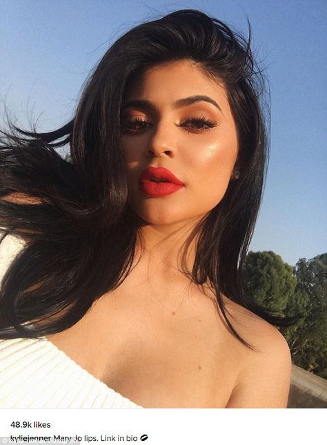 Maquillaje Kylie Jenner, Maquillage Kylie Jenner, Look Kylie Jenner, Kim Kardashian Makeup, Estilo Kardashian, Looks Kylie Jenner, Trajes Kylie Jenner, Kylie Makeup, Estilo Kylie Jenner