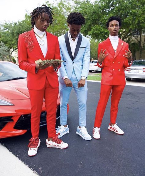 Prom Suits For Men 2024, 8th Grade Graduation Outfit Ideas Boys, Prom Suits Black Men, Debs Suits, Prom Suits For Men Blue, Prom Ideas Men, Prom Men Outfit Ideas, Prom Suits For Men Black, Prom Suits For Men Unique