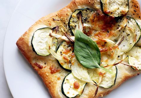 Zucchini Pizza Bowl, Zucchini Pizza Stacks, White Pizza With Zucchini, Pizza With Caramelized Onions, Caramelised Onion Pizza, Blueberry Muffin Topping, Caramelized Onion Pizza, Onion Pizza, French Apple Cake