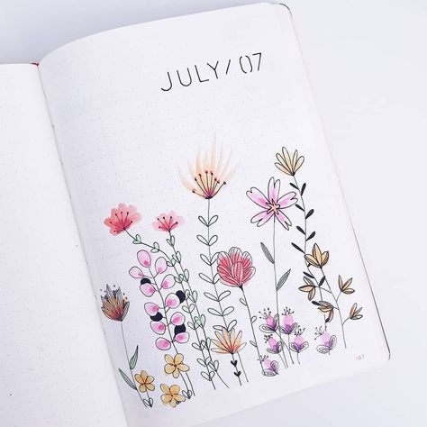 𝓘𝓷𝓼𝓹𝓲𝓻𝓪𝓽𝓲𝓸𝓷 𝓯𝓸𝓻 𝓑𝓾𝓳𝓸 on Instagram: “Such a pretty simple July cover by @bujo.xx 💖🌸• • Tag your friends!❤️ • Follow @notebook_profile • • • • #bujospread #bujoinspo…” Notebook Design Ideas Pages, Watercolor Bujo, Bujo Notebook, Notebook Profile, Journal D'inspiration, Bujo Cover, Bullet Journal Month, Bullet Journal 2020, Arte Doodle