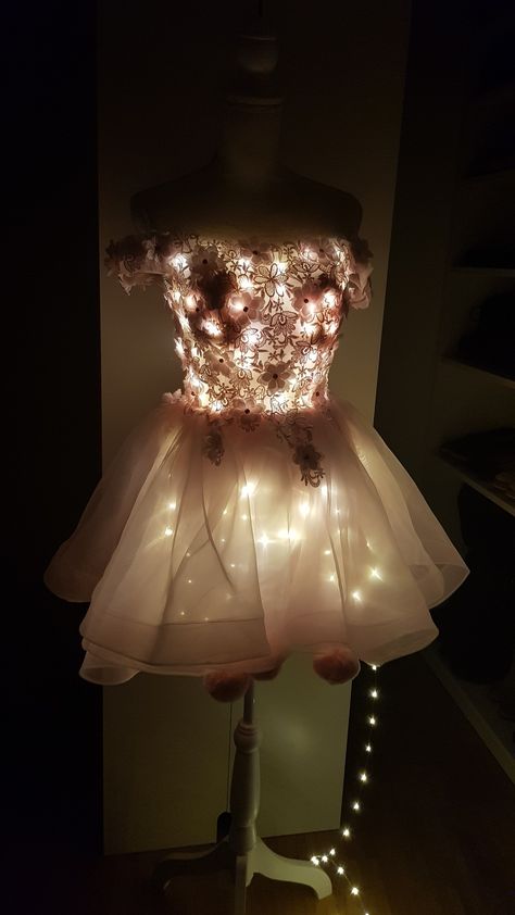 Dress With Lights In It, Glow In The Dark Dresses, Glow In Dark Outfit Ideas, Light Up Outfits, Glow In The Dark Outfits, Glow In The Dark Dress, Glowing Dress, Outfits January, Light Up Dress