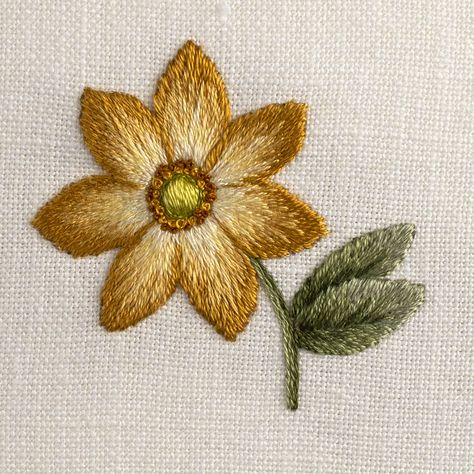 yellow-flower | 2 inches high. | VariedThreads | Flickr Yellow Embroidery, Diy Embroidery Designs, Line Art Vector, Hand Embroidery Patterns Flowers, Flower Yellow, Floral Embroidery Patterns, Diy Embroidery Patterns, Thread Painting, Hand Embroidery Design Patterns